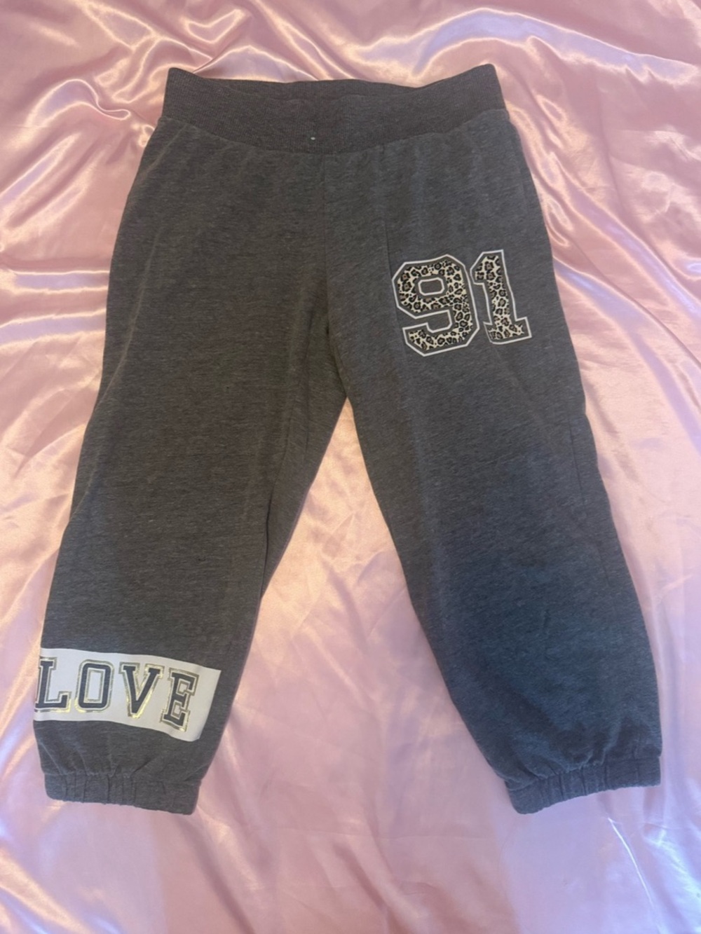 No Boundaries Graphic Cropped Jogger Pants Gray Size S